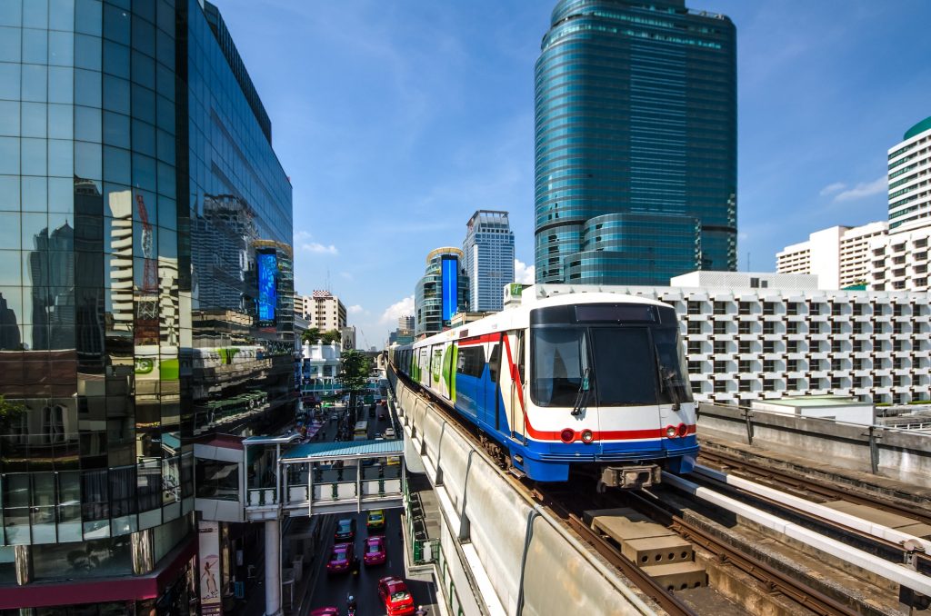 Bangkok elektrische trein  op de  Sukhumvit Route